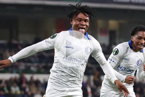 (VIDEO) Nigeriano Orban marcó un 'hat-trick' e hizo historia en torneos europeos
