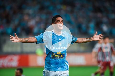 (VIDEO) Para que estalle el Nacional: Grimaldo abrió el marcador ante Fluminense