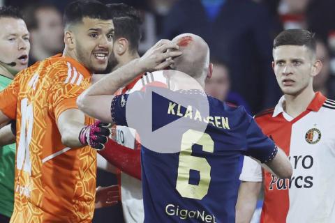 (VIDEO) Intolerable: Duelo entre Feyenoord y Ajax se detuvo por agresión a volante Klaassen
