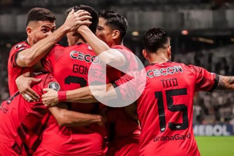 (VIDEO) Atención, Alianza: Libertad dio el golpe y venció a Atlético Mineiro en Brasil