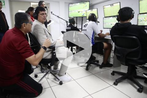 (FOTOS) Lozano: "El VAR mejorará la competencia de nuestros equipos a nivel nacional e internacional"