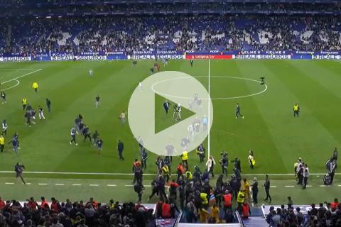 (VIDEO) Hinchas del Espanyol evitaron celebración del Barcelona en su campo