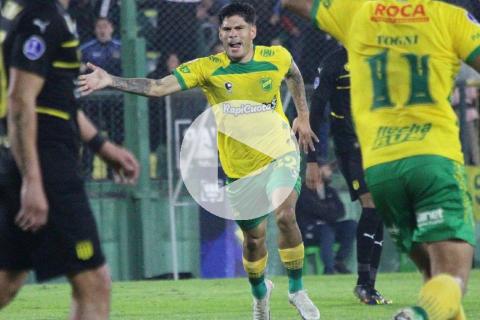 (VIDEO) Defensa y Justicia goleó y hundió más a Peñarol en la Sudamericana
