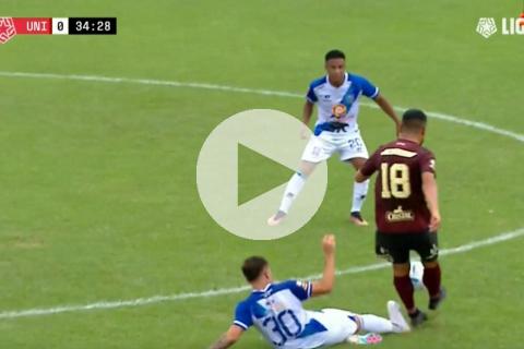 (VIDEO) Aldair Perleche vio la roja por fuerte patada a Rodrigo Ureña