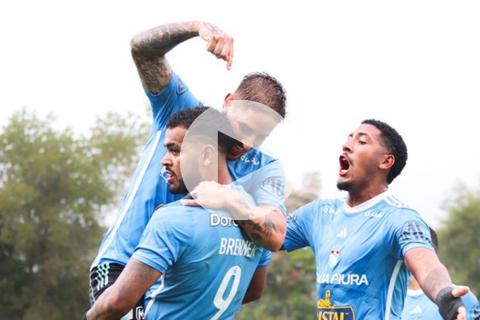 (VIDEO | FOTOS) Y un día volvió a ganar: Cristal goleó 6-1 a Comercio en Tarapoto
