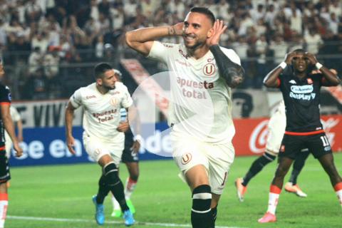 (VIDEO/FOTOS) Universitario venció a Santa Fe y lidera su grupo en la Sudamericana
