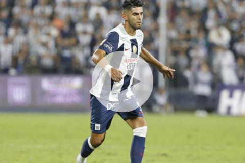 Zambrano: "Se vienen partidos importantes y no podemos tener la actitud del primer tiempo"