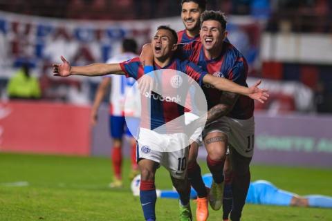 ¡Milagro en Boedo! San Lorenzo goleó y aún tiene vida en Copa Sudamericana