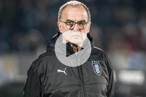 (VIDEO) Uruguay goleó en el estreno de Bielsa