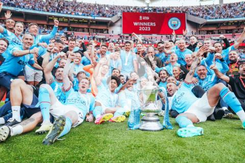 (VIDEO) Manchester City levantó la FA Cup frente al Manchester United y ahora va por la Champions
