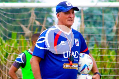 Viera: “No beneficia al fútbol peruano jugar a tanta altura”