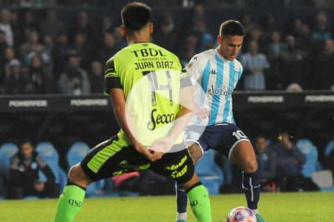 (VIDEO) Cabellos fue suplente en el empate de Racing ante Barracas Central