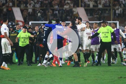 (VIDEO | FOTOS) Escándalo Monumental: Hubo batalla campal al término del juego