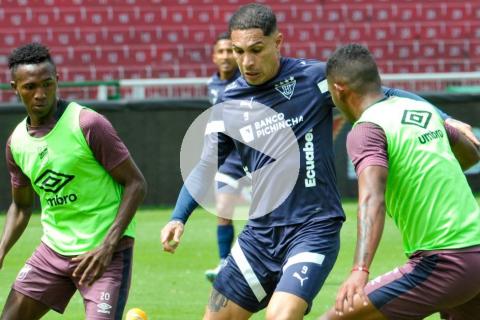 (VIDEO) Paolo Guerrero anotó en amistoso de LDU