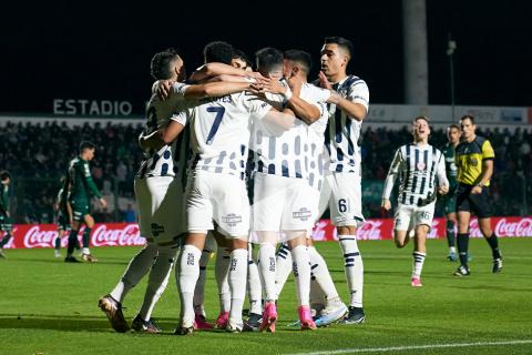 (VIDEO) Talleres venció a Sarmiento y demoró la coronación de River Plate