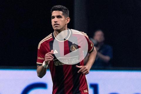 (VIDEO) Abram le ganó el duelo de peruanos a Ruidíaz en la MLS