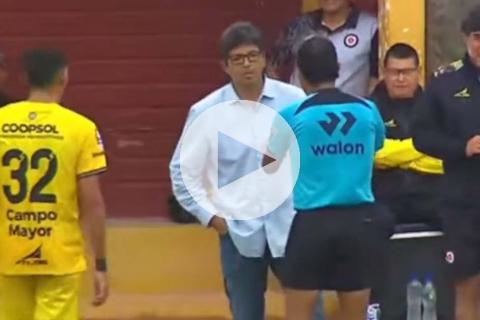 Víctor Rivera expresó su malestar luego de penal no cobrado para Coopsol