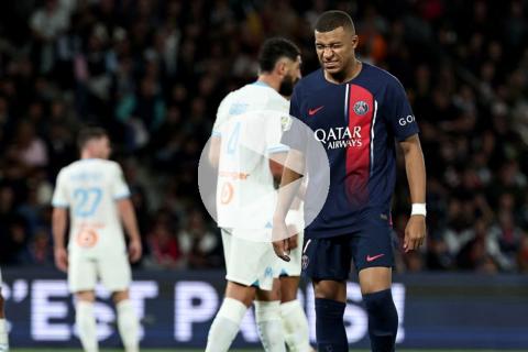 (VIDEO) Mbappé salió lesionado ante Marsella y preocupa al PSG