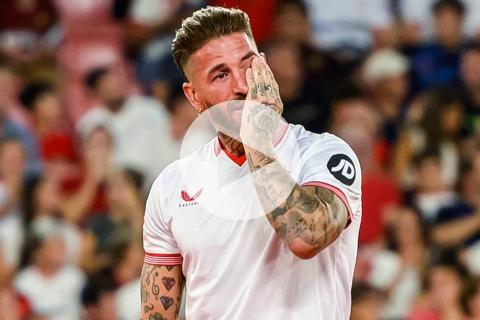 (VIDEO) Con lágrimas de emoción: Sergio Ramos fue presentado en Sevilla