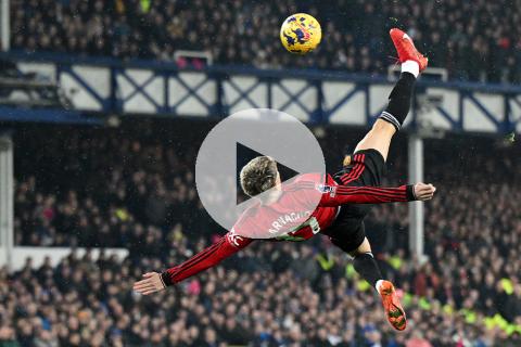 (VIDEO) Una pinturita: Así fue el golazo de chalaca de Garnacho para el Manchester United