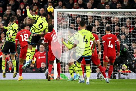 (VIDEO) Liverpool y Arsenal igualaron a uno en Anfield