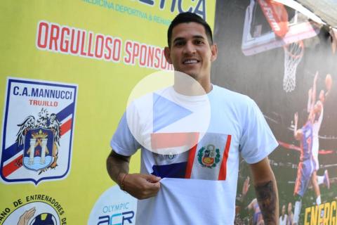 (VIDEO) Mannucci oficializó renovación de Gustavo Viera