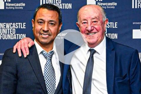 ¡Leyenda! Nolberto Solano ingresó al salón de la fama del Newcastle