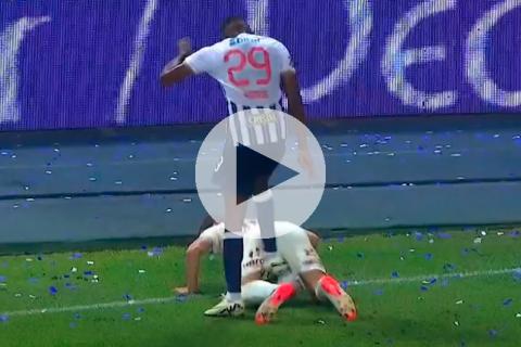 (VIDEO) Donde duele: Ramos se fue expulsado por esta dura falta a Calcaterra