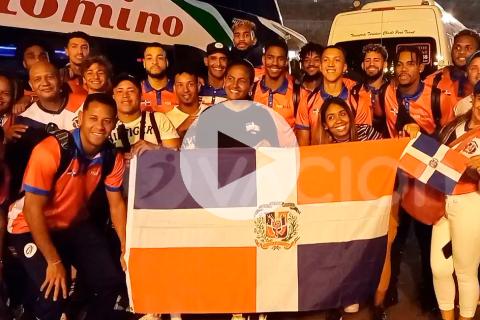 (VIDEO) República Dominicana arribó a la capital para enfrentar a Perú este martes en el Monumental