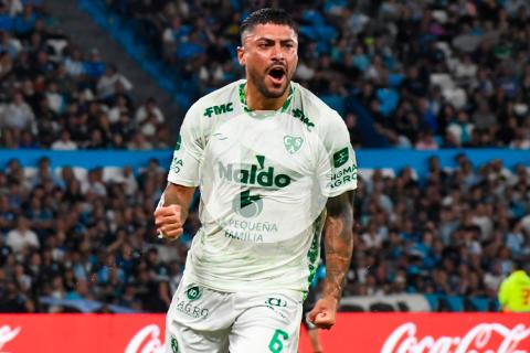 (VIDEO) Sarmiento dio el golpe y venció a Racing en el Cilindro
