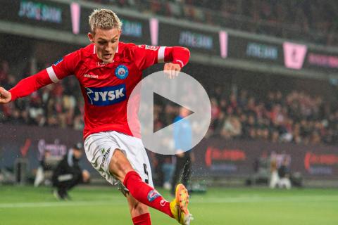 (VIDEO) Con asistencia de Sonne, Silkeborg empató a dos con Aarhus por la liga danesa