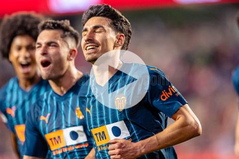 (VIDEO) Valencia venció a Granada y sigue en la pelea por clasificar a Conference League