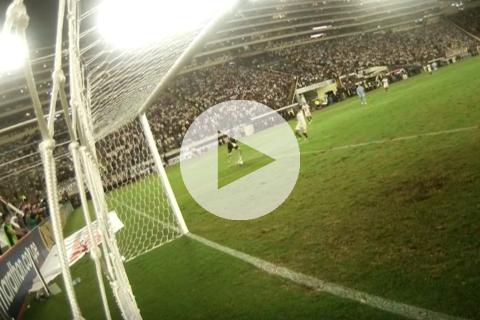 (VIDEO) Solís y el blooper que le costó un gol 'clave' a Cristal