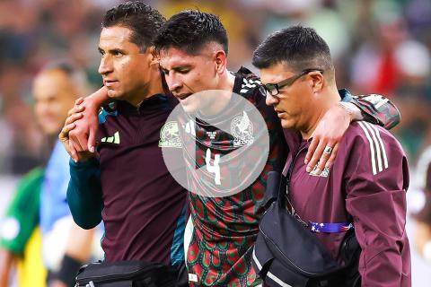 (VIDEO) Alarmas en México: Edson Álvarez salió lesionado entre lágrimas