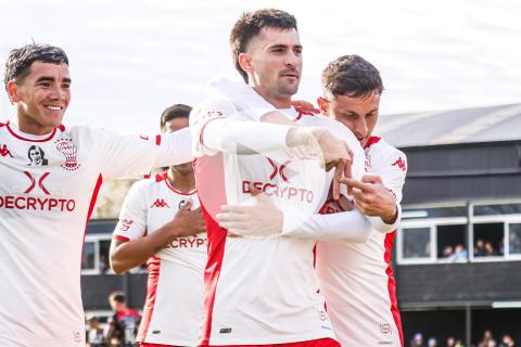 (VIDEO) Huracán venció a Barracas Central y comparte la cima en Argentina