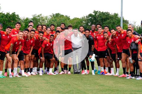 (VIDEO) Julio Meléndez visitó el entrenamiento de la selección peruana en Dallas