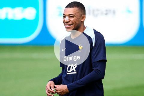 (VIDEO) Sin mascará: Mbappé regresó a los entrenamientos de Francia