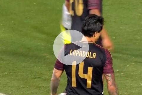 (VIDEO) Lapadula falló penal ante El Salvador