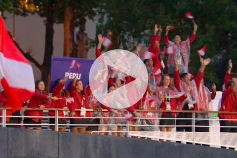 ¡Con la bandera en alto! Delegación peruana desfiló en al inauguración de París 2024