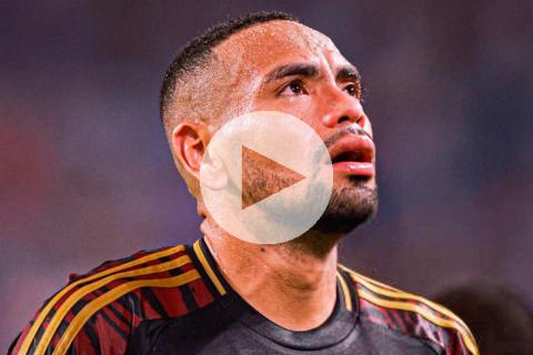 Callens: "Lo que da Cueva en el campo nadie lo discute, fuera de la cancha, es cosa de él"