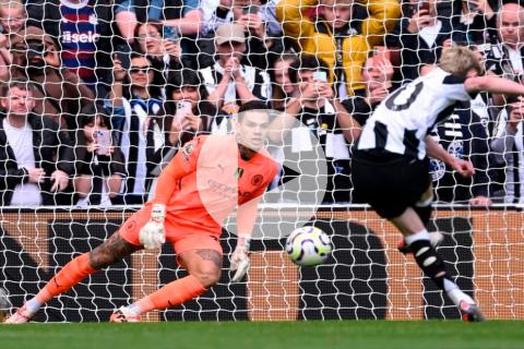 Newcastle rescató empate en casa frente al Manchester City