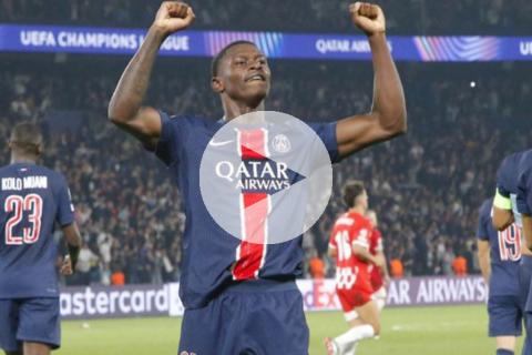 (VIDEO) PSG ganó sobre la hora tras blooper de Gazzaniga