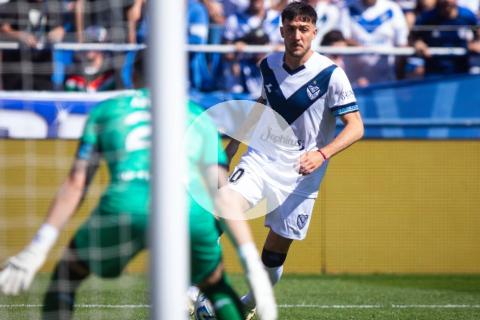 (VIDEO) Vélez triunfó con lo justo y se afianzó en la cima de Argentina
