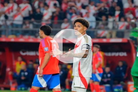 (VIDEO) ¡Para no creerlo! Paolo Guerrero y la gran ocasión que desperdició en arco chileno