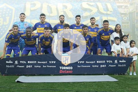 (VIDEO) Con Advíncula, plantel de Boca fue silbado tras empate ante Independiente