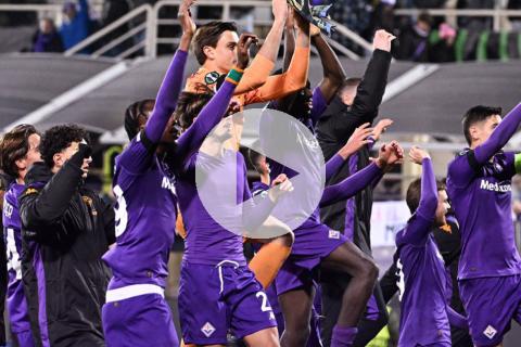 (VIDEO) Fiorentina goleó y acaricia la clasificación directa en la Conference League