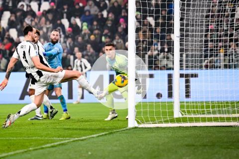 (VIDEO) Juventus salvó su invicto en los descuentos
