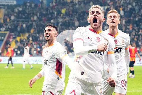 (VIDEO) Galatasaray goleó de visita y alarga la distancia en la cima