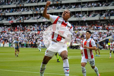 LDU goleó y accedió a la final del fútbol ecuatoriano