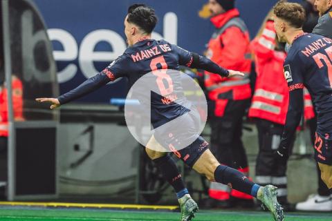 (VIDEO) Con espantosa actuación de portero Kaua Santos, Frankfurt fue sorprendido en casa por el Mainz